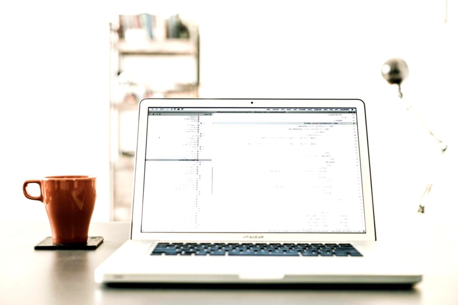 Analyse de données financières sur ordinateur portable